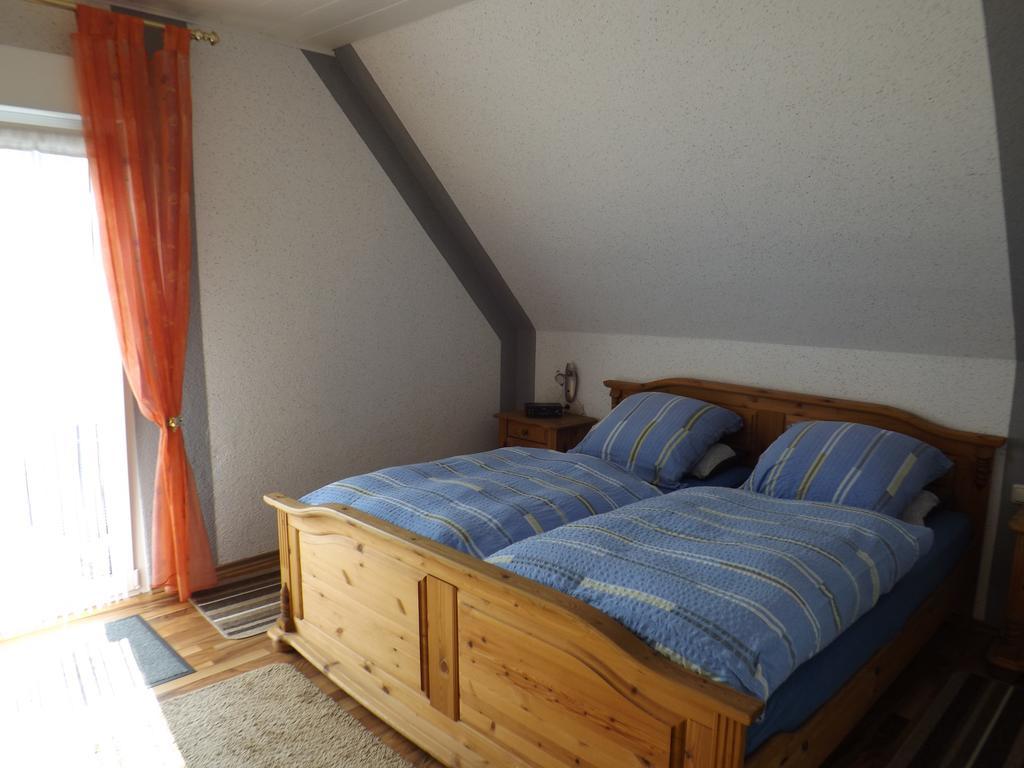 B&B Pension Winzerhaus Zell-Mosel Ruang foto