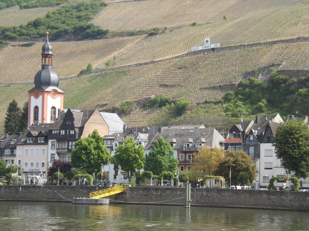 B&B Pension Winzerhaus Zell-Mosel Bagian luar foto